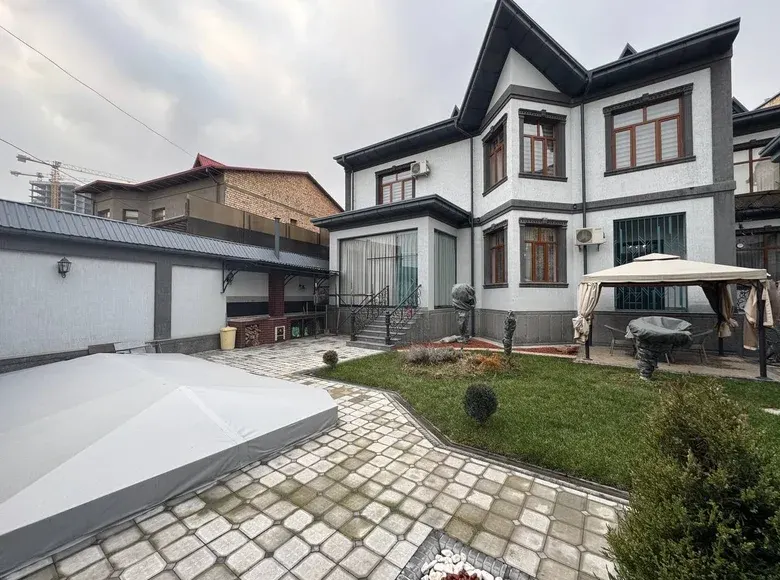 Сотилади 7 хонали ҳовли уй, 4 сотих, 420 м² — Миробод тумани