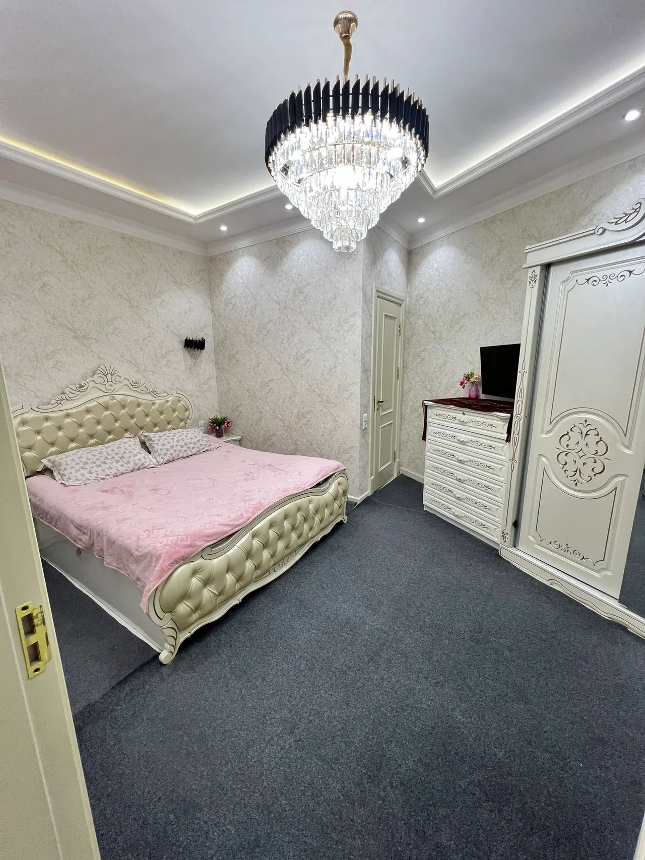 Sotiladi 4 xonali kvartira, 100 m², 3/3 qavat — Uchtepa tumani