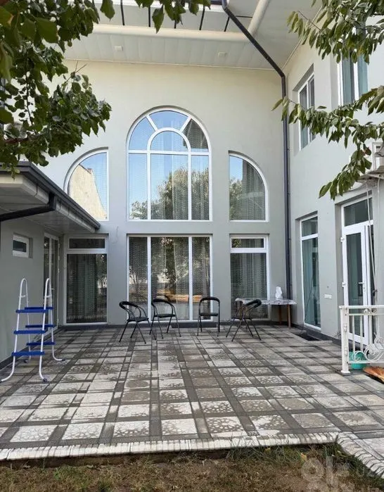 Ijaraga beriladi 7 xonali hovli uy, 6 sotix, 300 m², 3 qavatli — Yashnobod tumani