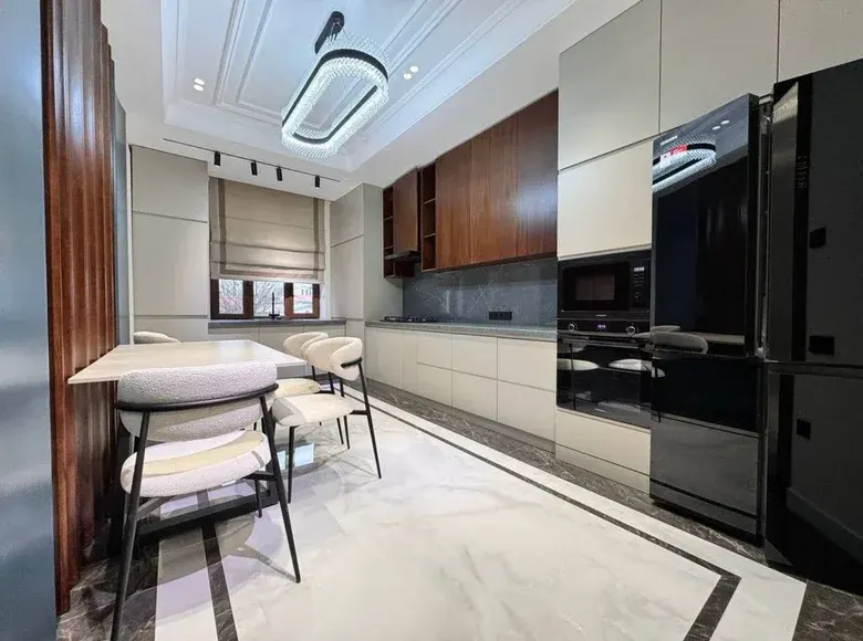 Сотилади 3 хонали квартира, 82 м², 3/6 қават — Мирзо Улуғбек тумани