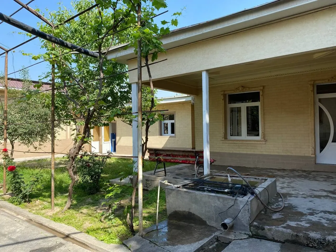 Sotiladi hovli uy, 4 sotix — Zangiota tumani