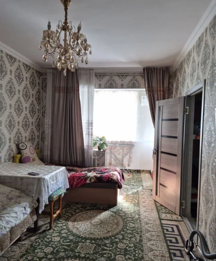 Продаётся 1-комнатная квартира, 38 м², 2/4 этаж — Юнусабадский район