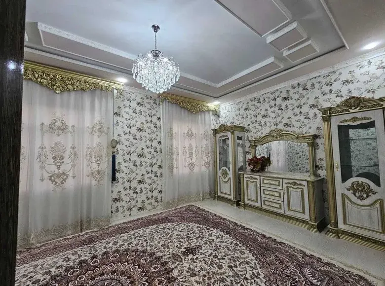 Сотилади 6 хонали ҳовли уй, 4 сотих, 165 м² — Нурафшон шаҳри