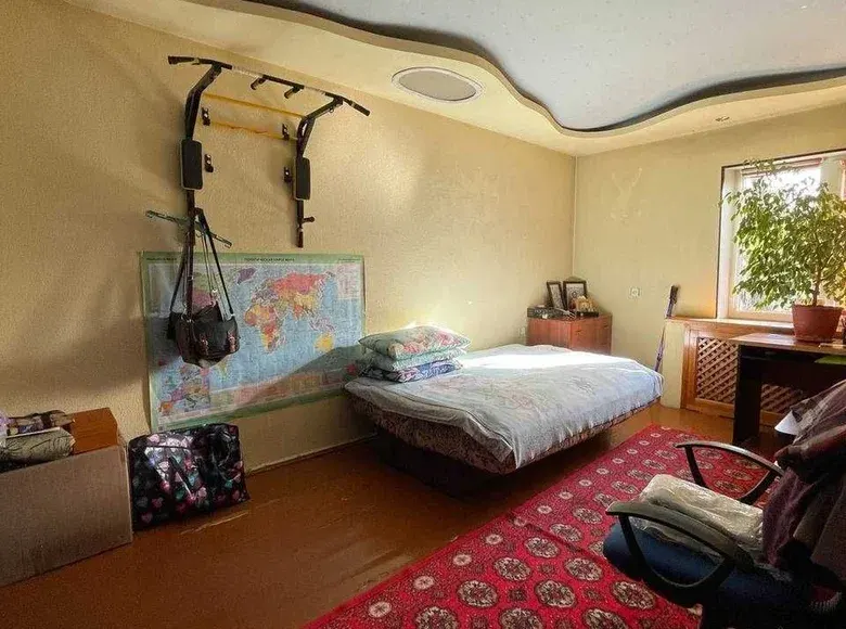 Sotiladi 3 xonali kvartira, 76 m², 3/4 qavat — Yakkasaroy tumani
