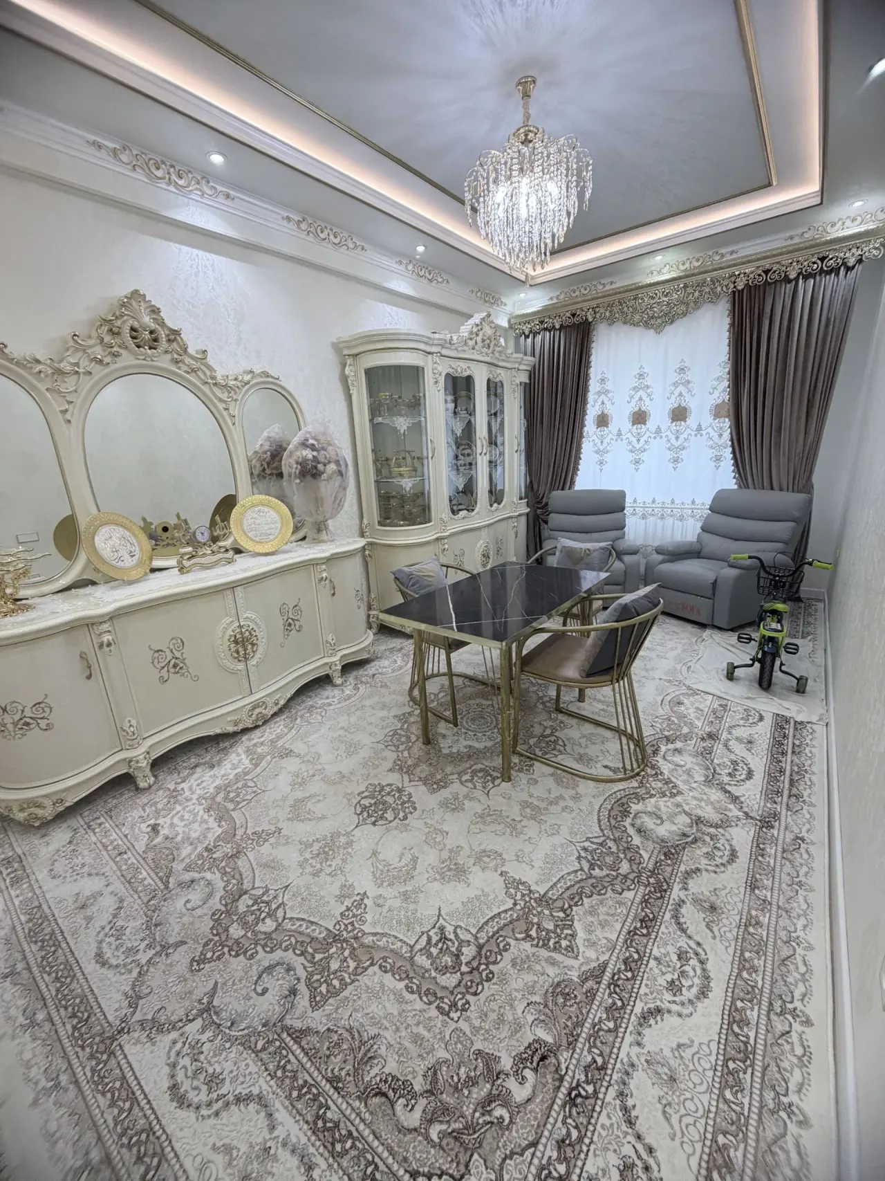 Сотилади 5 хонали квартира, 137 м², 1/9 қават — Учтепа тумани