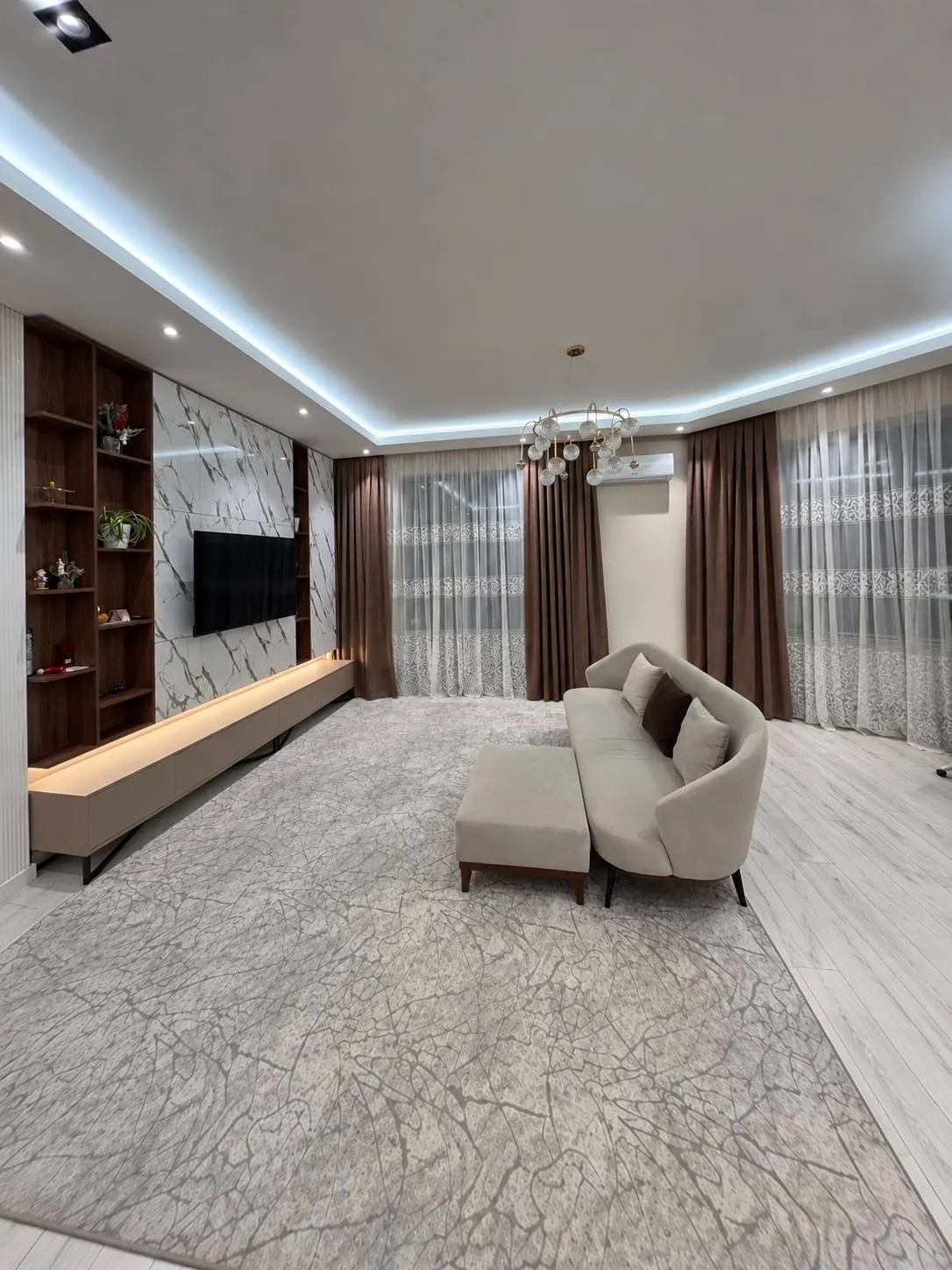 Ижарага берилади 2 хонали квартира, 90 м², 4/10 қават — Яккасарой тумани