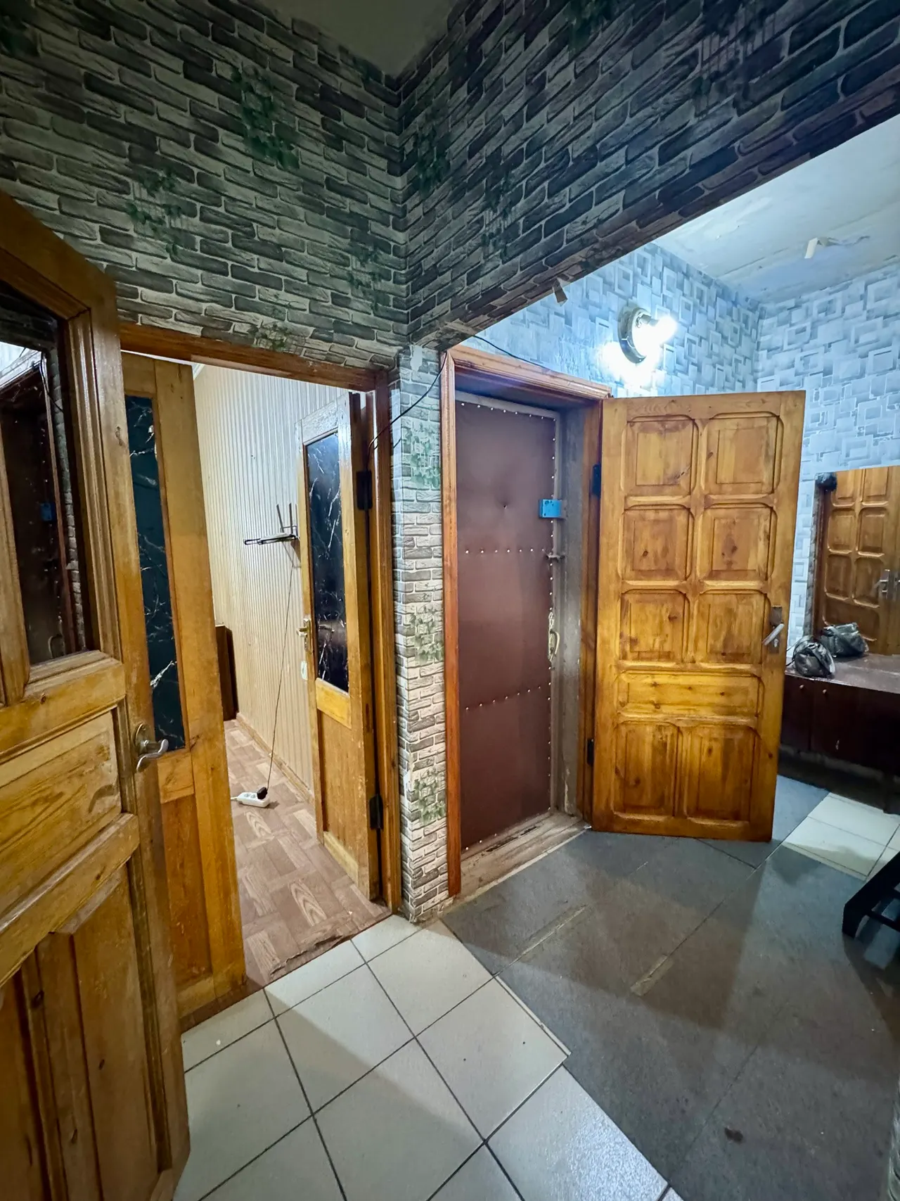 Sotiladi 2 xonali kvartira, 58 m², 1/5 qavat — Mirzo Ulugʻbek tumani