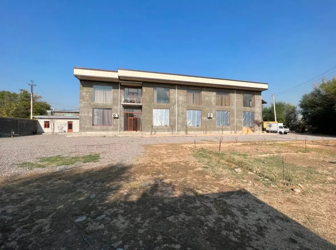 Ижарага берилади тижорат биноси, 200 м² — Сергели тумани