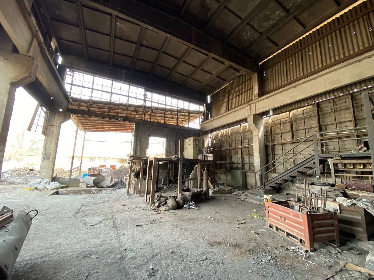 Sotiladi tijorat binosi, 827 m², 29 sotix, 1/1 qavat — Yangihayot tumani