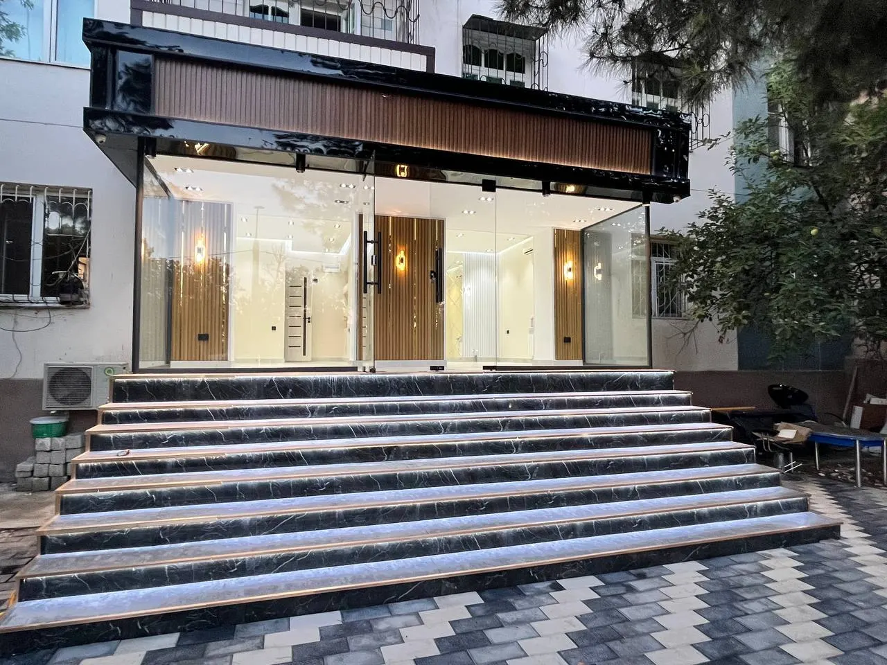 Sotiladi tijorat binosi, 30 m² — Uchtepa tumani