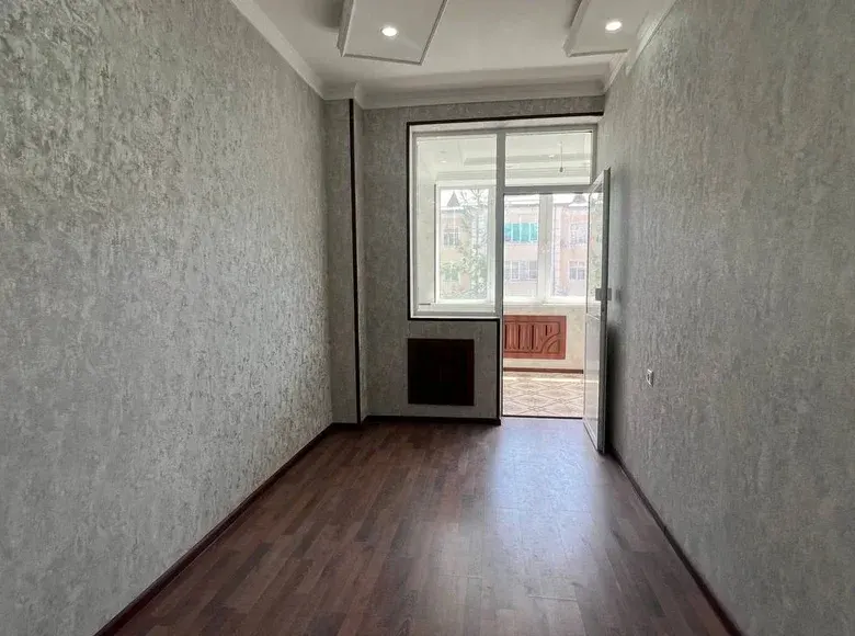 Продаётся 4-комнатная квартира, 113 м², 3/4 этаж — Фергана