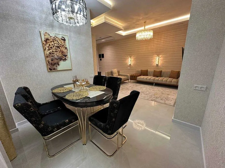Сдаётся 3-комнатная квартира, 90 м², 4/6 этаж — Мирабадский район