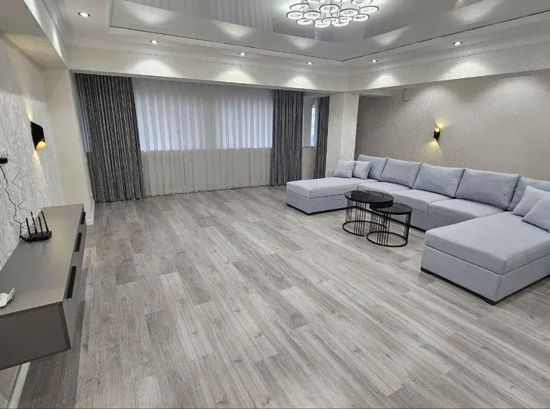 Продаётся 3-комнатная квартира, 117 м², 5/7 этаж — Мирабадский район