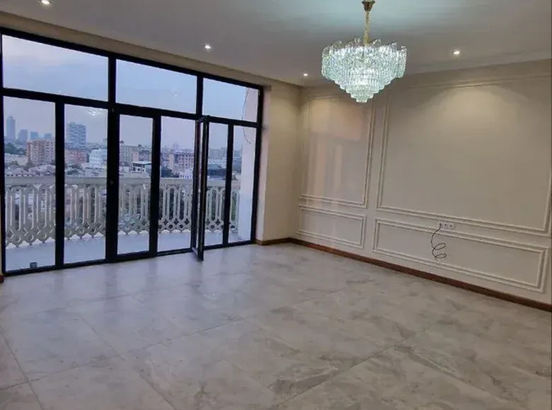Sotiladi 5 xonali kvartira, 200 m², 9/9 qavat — Yakkasaroy tumani