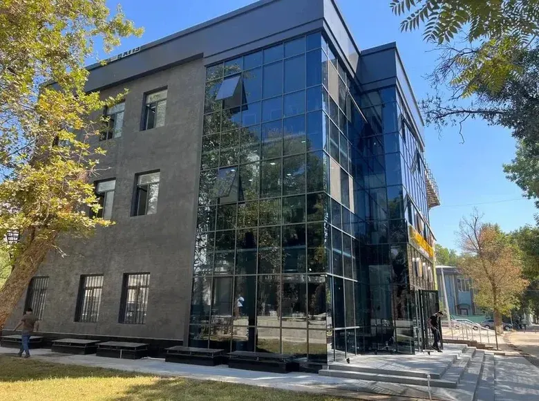 Сотилади тижорат биноси, 1200 м², 3/3 қават — Учтепа тумани