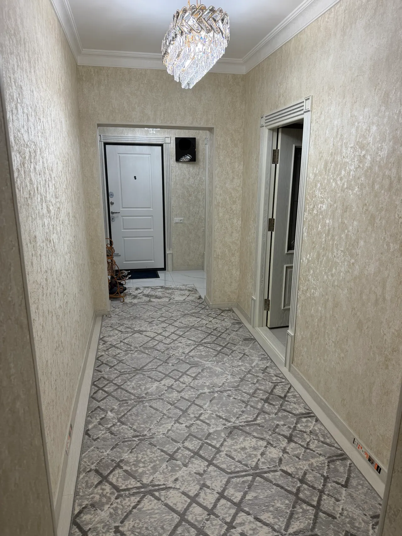 Sotiladi 4 xonali kvartira, 110 m², 2/9 qavat — Chilonzor tumani