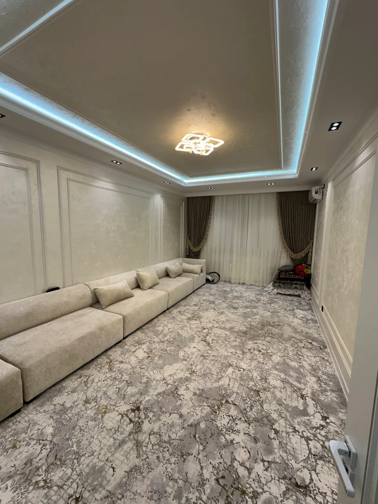 Сдаётся 2-комнатная квартира, 80 м², 7/16 этаж — Яккасарайский район