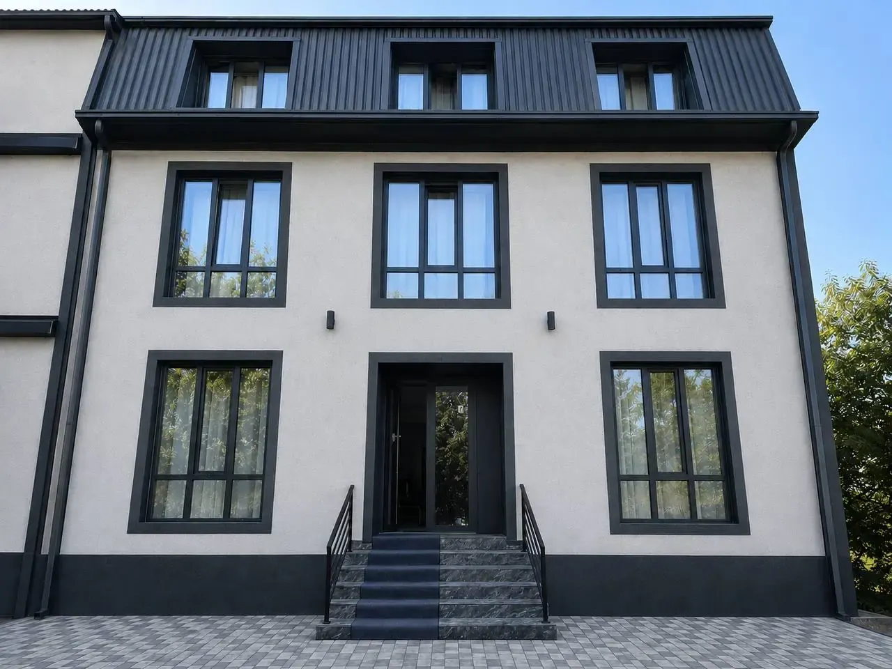 Сотилади тижорат биноси, 1079 м², 3/3 қават — Миробод тумани
