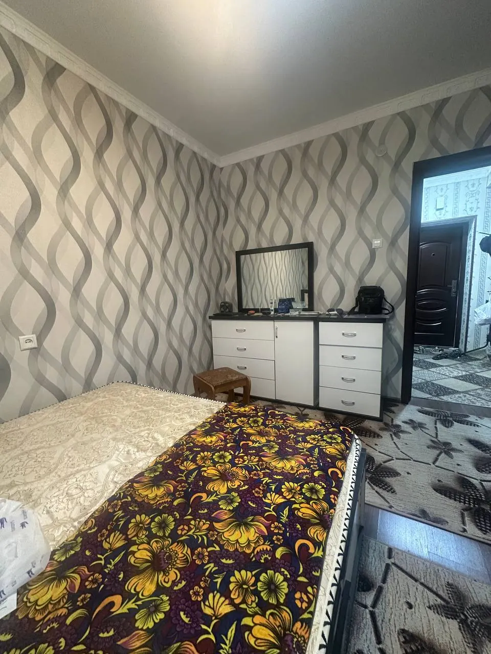 Sotiladi 2 xonali kvartira, 42 m², 3/7 qavat — Yangihayot tumani