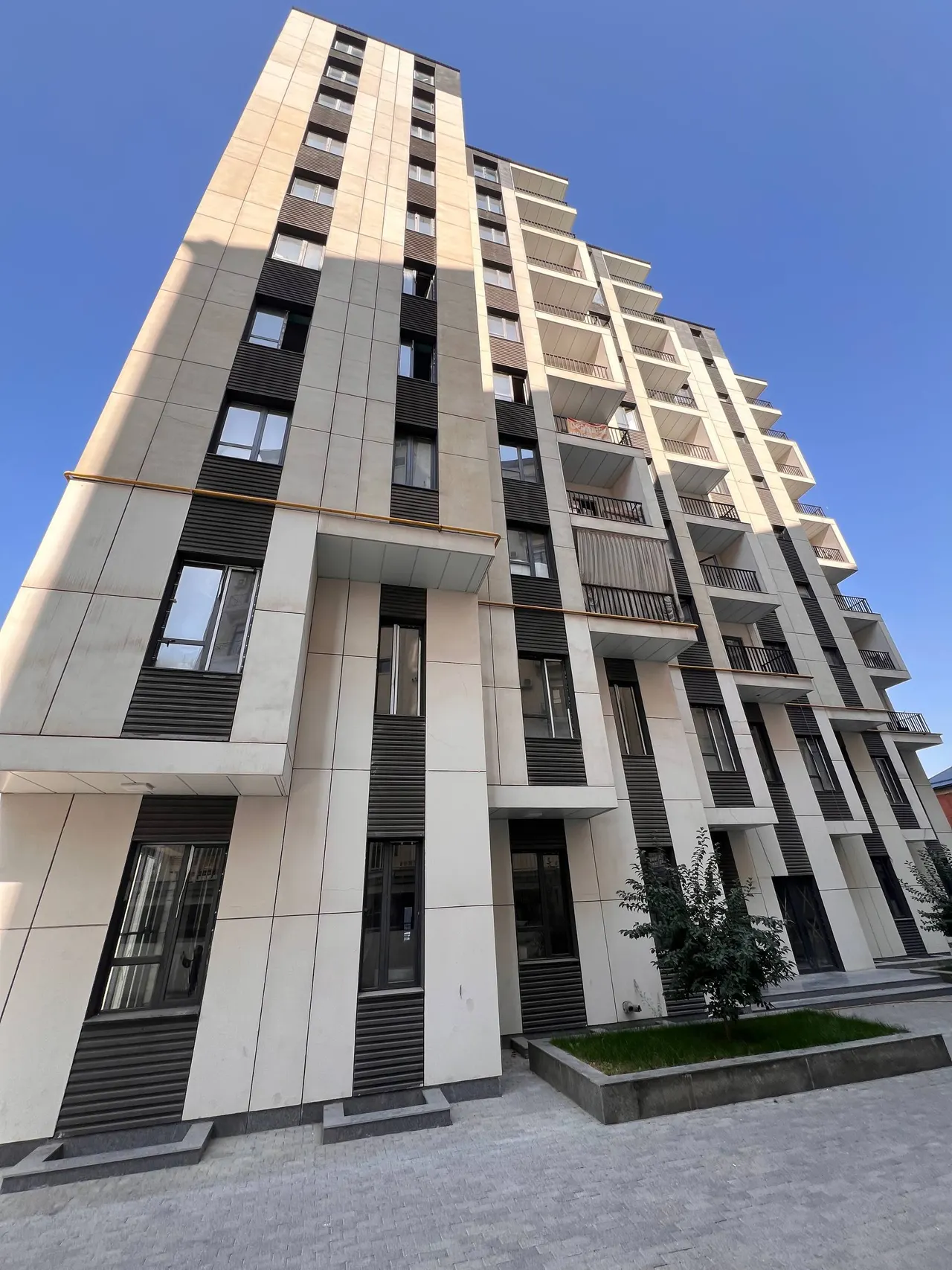 Sotiladi 8 xonali kvartira, 280 m², 9/10 qavat — Mirzo Ulugʻbek tumani