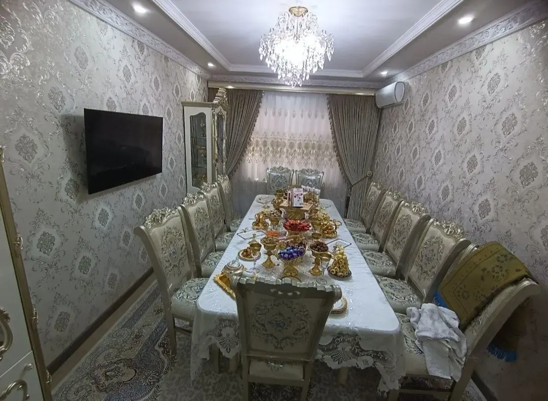 Сотилади 4 хонали квартира, 99 м², 1/5 қават — Яккасарой тумани