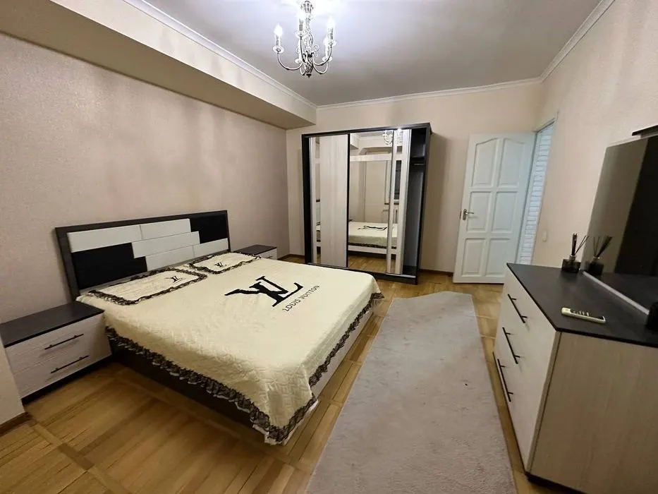 Ижарага берилади 3 хонали квартира, 100 м², 11/18 қават — Мирзо Улуғбек тумани