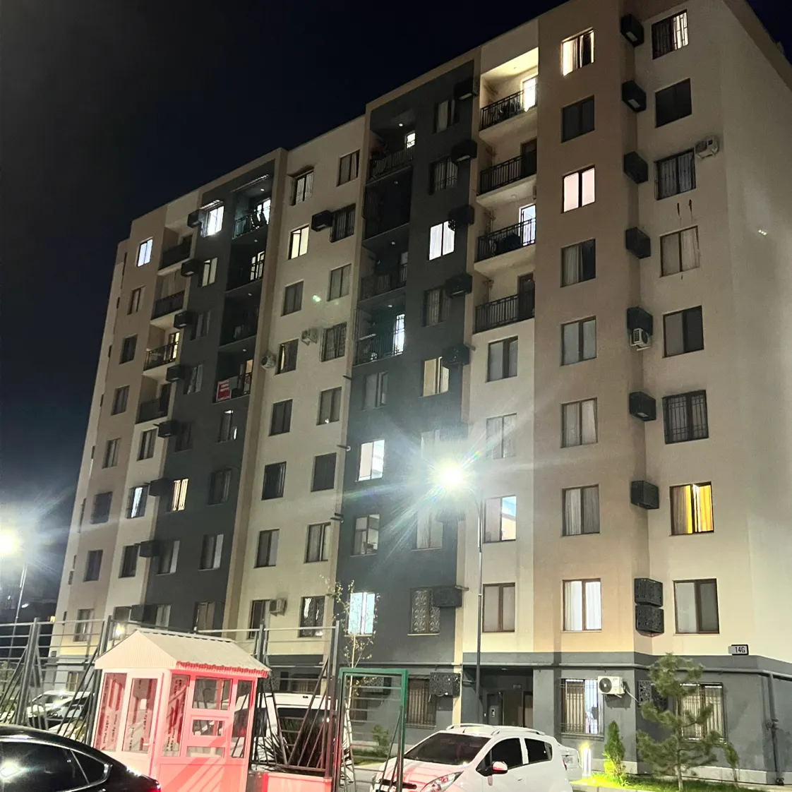 Продаётся 2-комнатная квартира, 52 м², 9/9 этаж — Алмазарский район