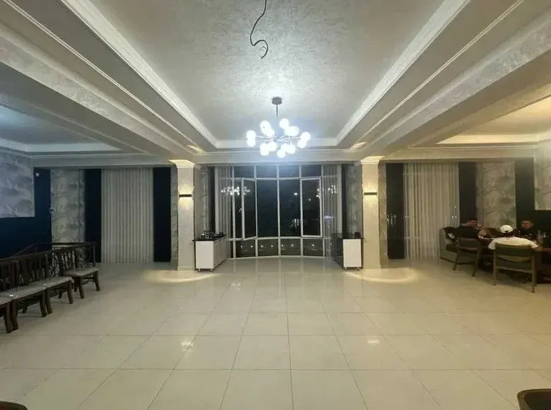 Продаётся коммерческое помещение, 800 м², 1/3 этаж — Чиланзарский район