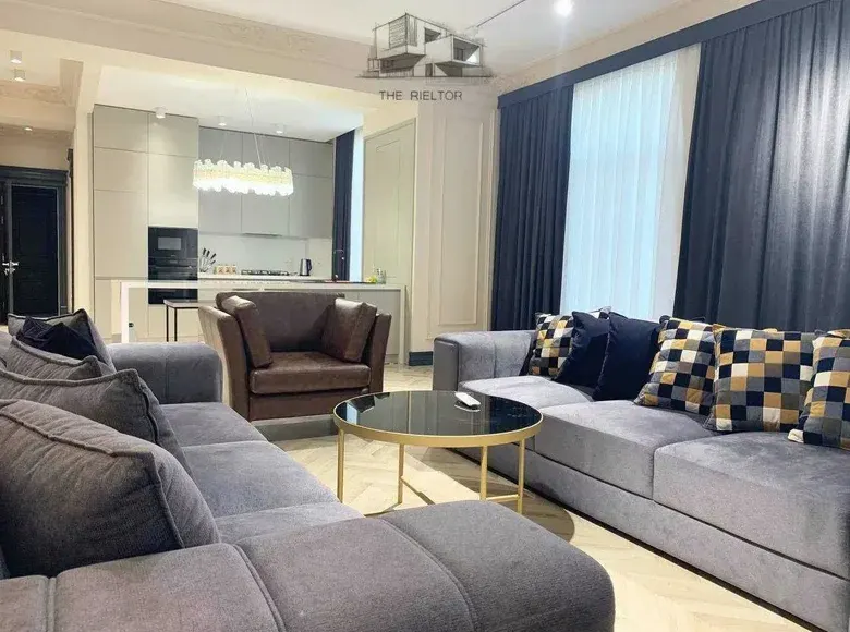 Сдаётся 3-комнатная квартира, 135 м², 4/6 этаж — Яккасарайский район