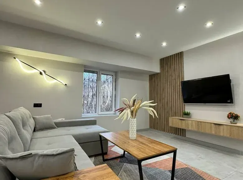 Сотилади 2 хонали квартира, 45 м², 2/4 қават — Юнусобод тумани