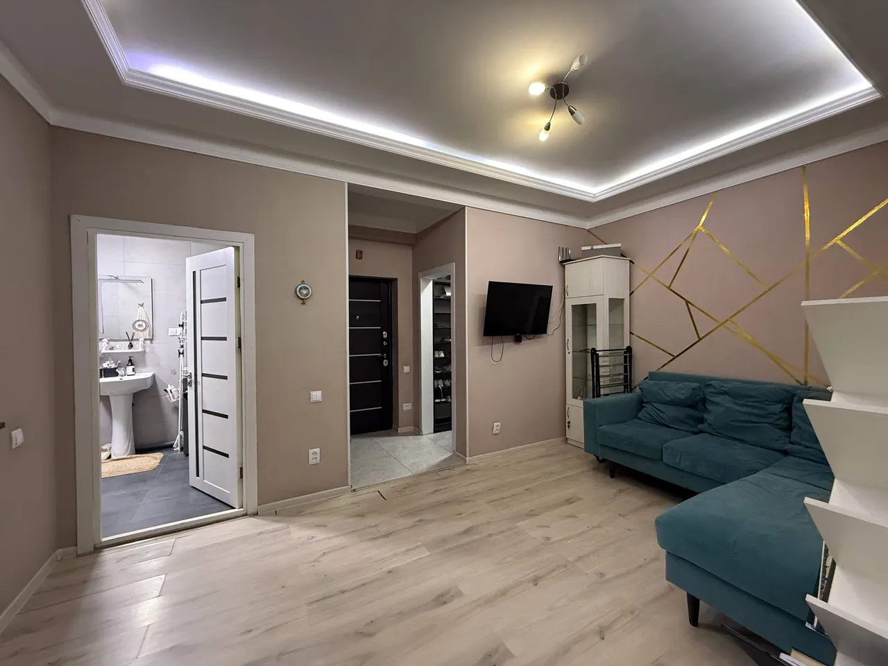 Сотилади 3 хонали квартира, 52 м², 9/9 қават — Мирзо Улуғбек тумани
