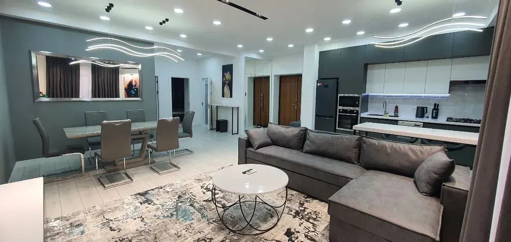 Сдаётся 3-комнатная квартира, 100 м², 3/8 этаж — Яккасарайский район