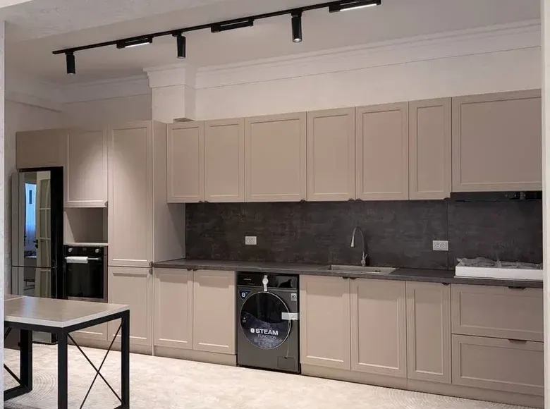 Sotiladi 3 xonali kvartira, 95 m², 3/8 qavat — Yakkasaroy tumani