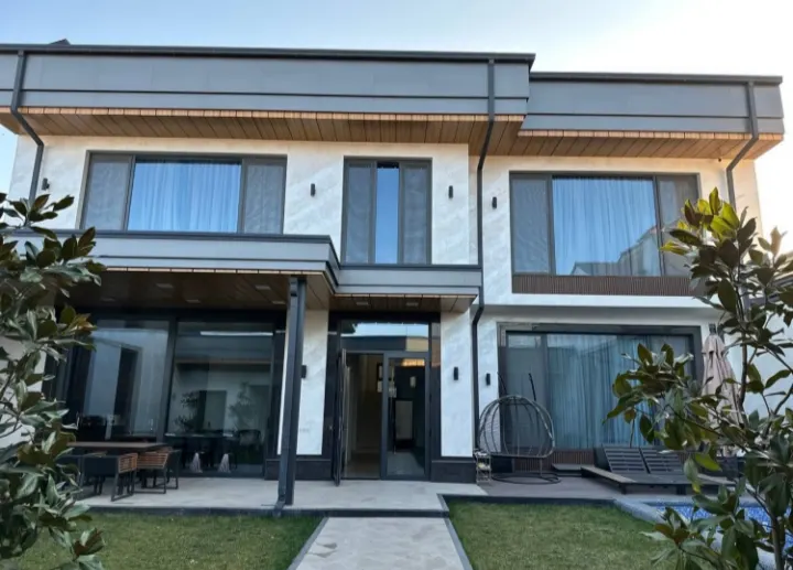 Sotiladi 6 xonali hovli uy, 5 sotix, 550 m² — Mirzo Ulugʻbek tumani