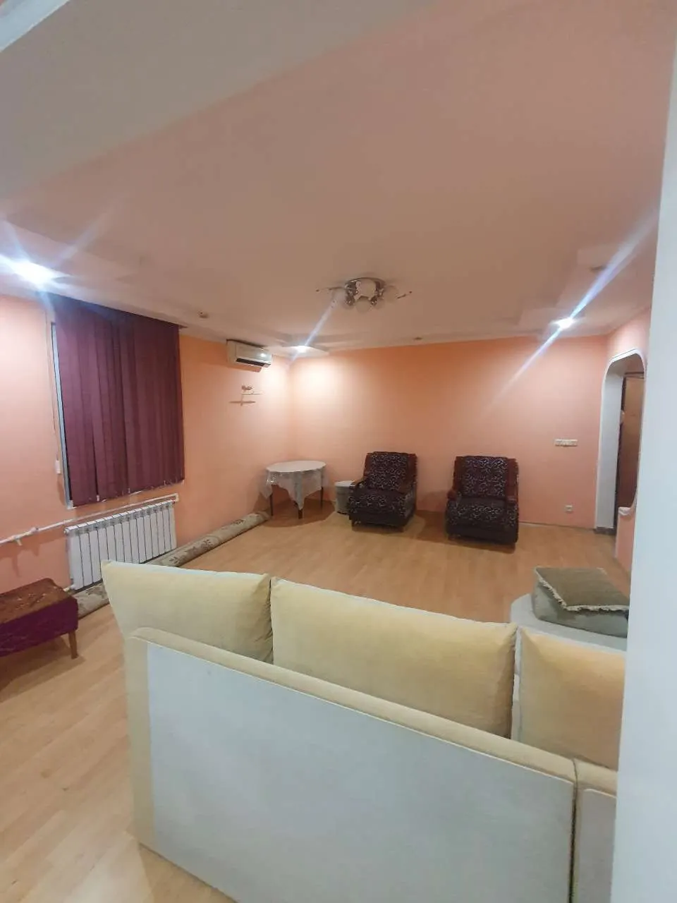 Сдаётся 1-комнатная квартира, 42 м², 1/9 этаж — Яшнабадский район