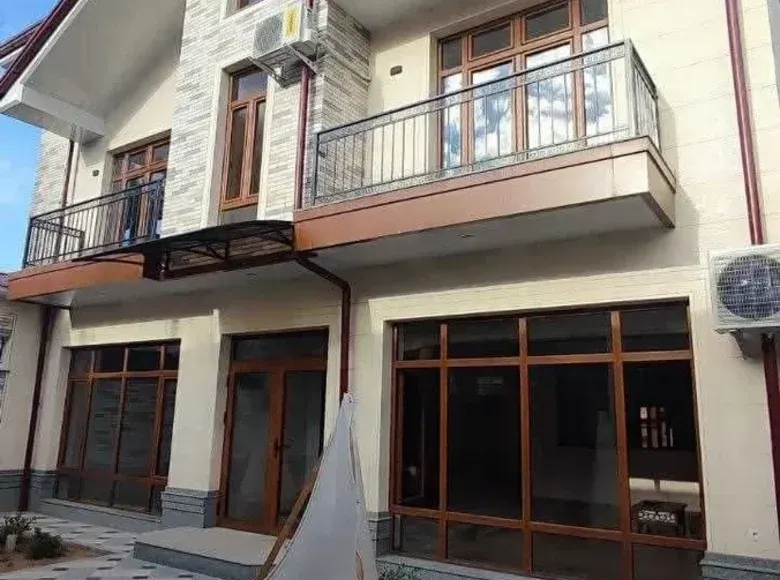 Sotiladi tijorat binosi, 500 m², 6 sotix, 1/4 qavat — Boʻstonliq tumani