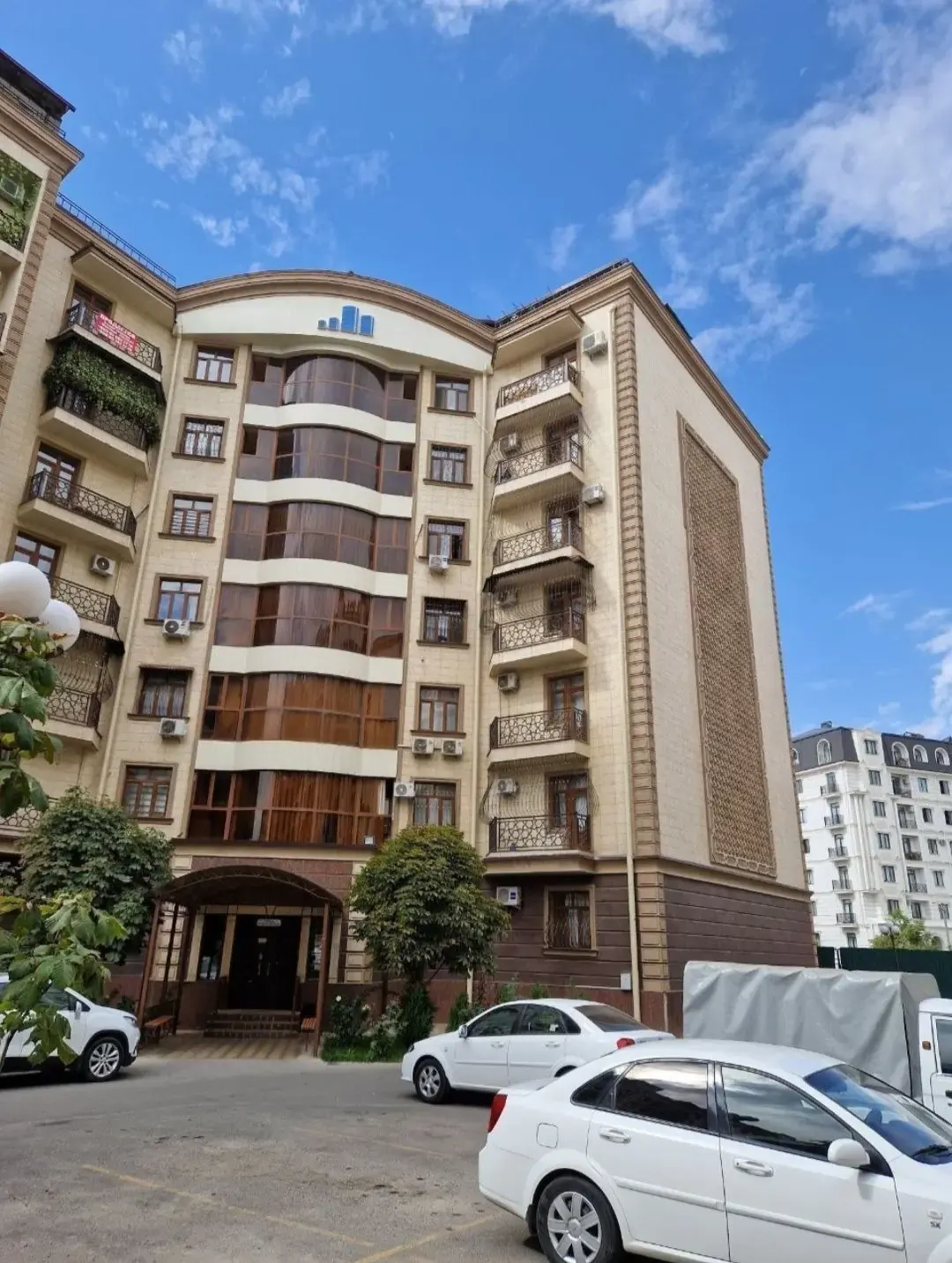 Сдаётся 5-комнатная квартира, 200 м², 1/7 этаж — Алмазарский район