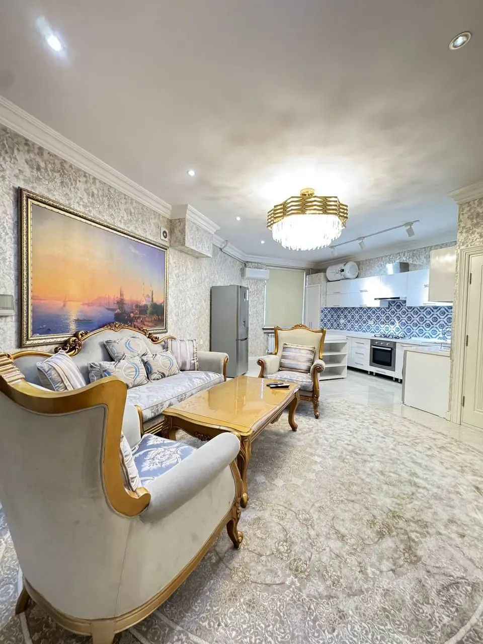 Продаётся 3-комнатная квартира, 87 м², 1/5 этаж — Шайхантахурский район