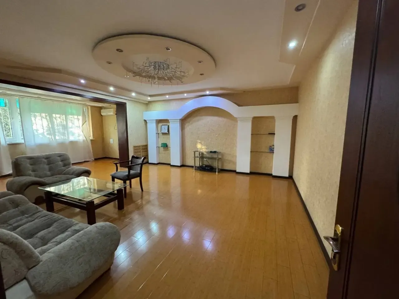 Sotiladi 3 xonali kvartira, 165 m², 1/4 qavat — Shayxontohur tumani