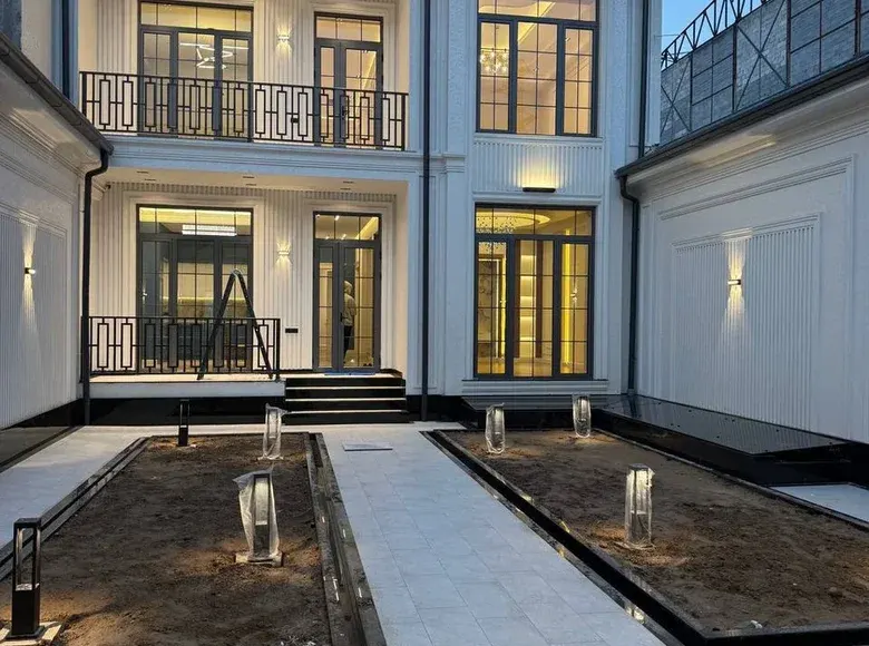 Sotiladi 7 xonali hovli uy, 3 sotix, 360 m² — Shayxontohur tumani