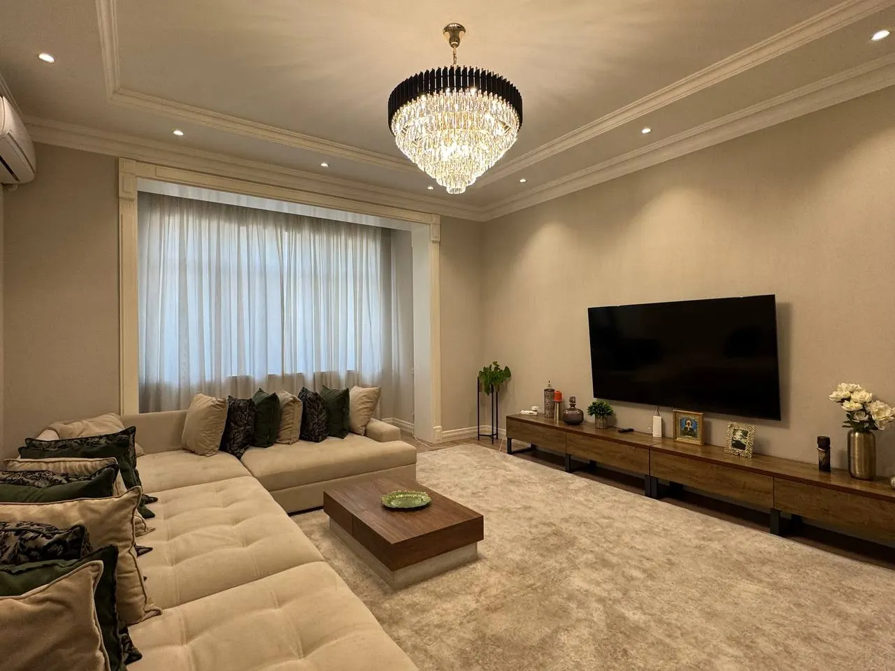 Ижарага берилади 4 хонали квартира, 185 м², 4/8 қават — Мирзо Улуғбек тумани