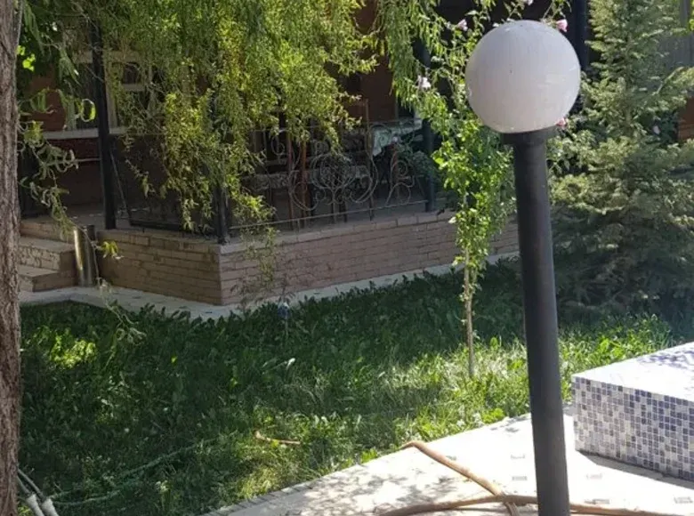 Sotiladi 3 xonali hovli uy, 6 sotix — Yunusobod tumani