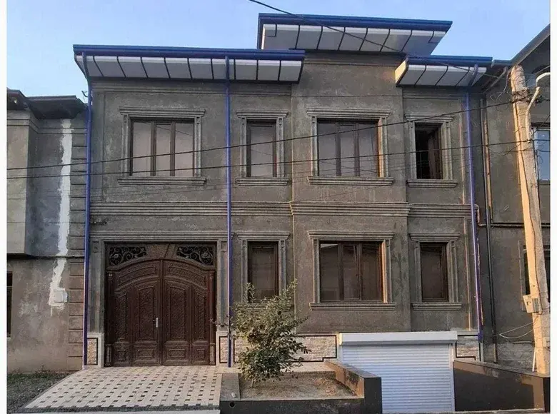 Sotiladi 6 xonali hovli uy, 2.5 sotix, 450 m² — Sergeli tumani