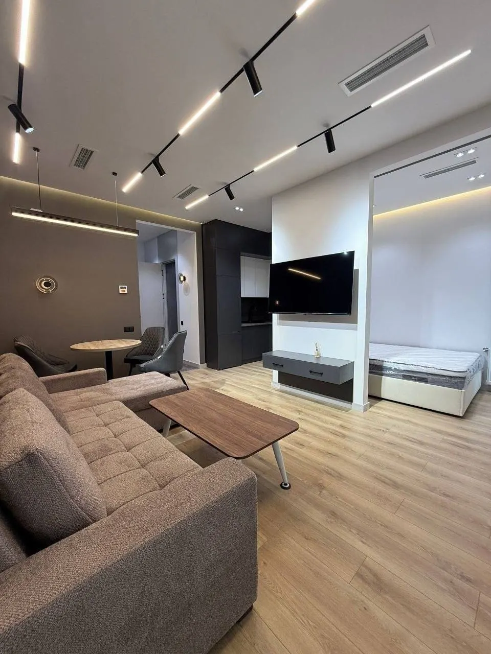 Продаётся 2-комнатная квартира, 38 м², 8/14 этаж — Мирабадский район