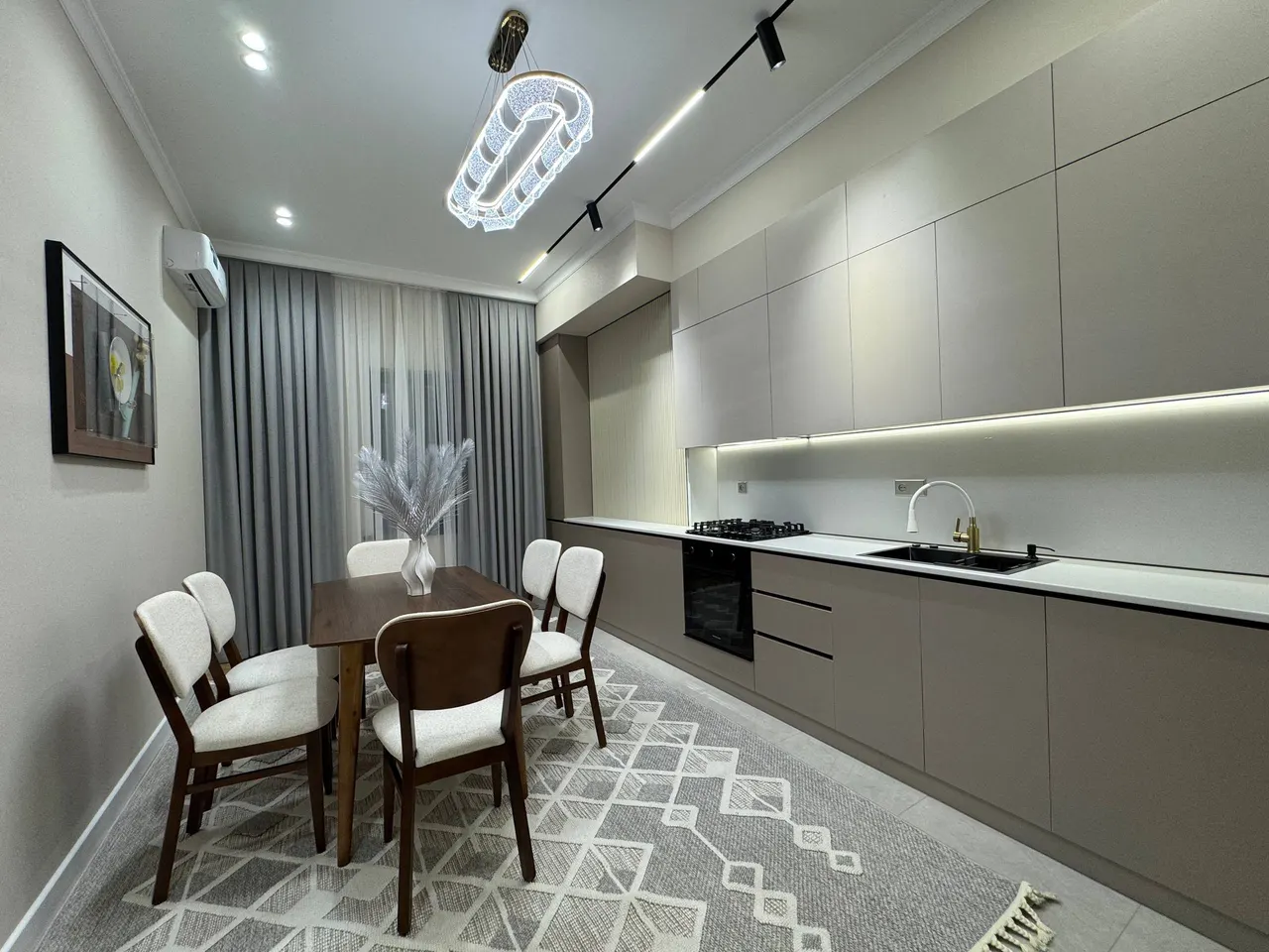 Продаётся 4-комнатная квартира, 85 м², 9/10 этаж — Мирзо-Улугбекский район