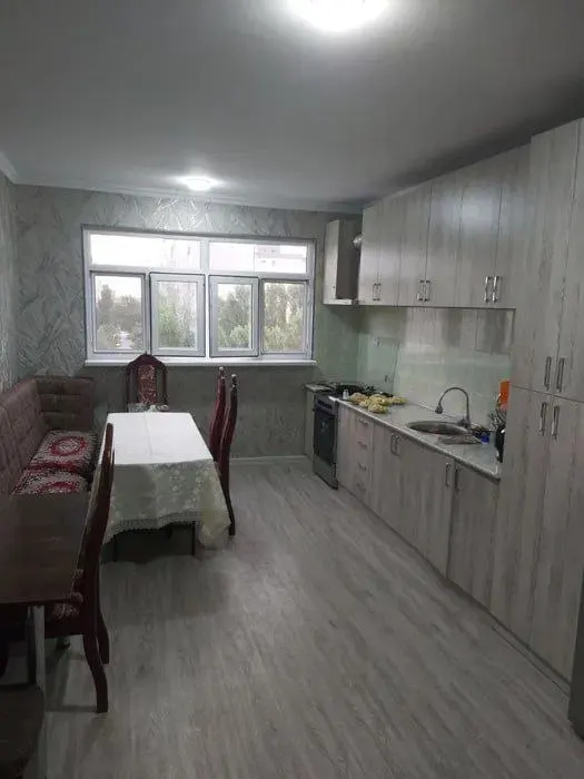 Sotiladi 3 xonali kvartira, 80 m², 5/9 qavat — Yangihayot tumani
