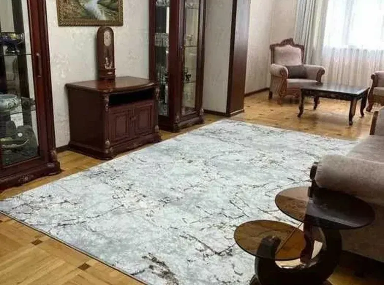 Сдаётся 4-комнатная квартира, 120 м², 4/6 этаж — Мирабадский район