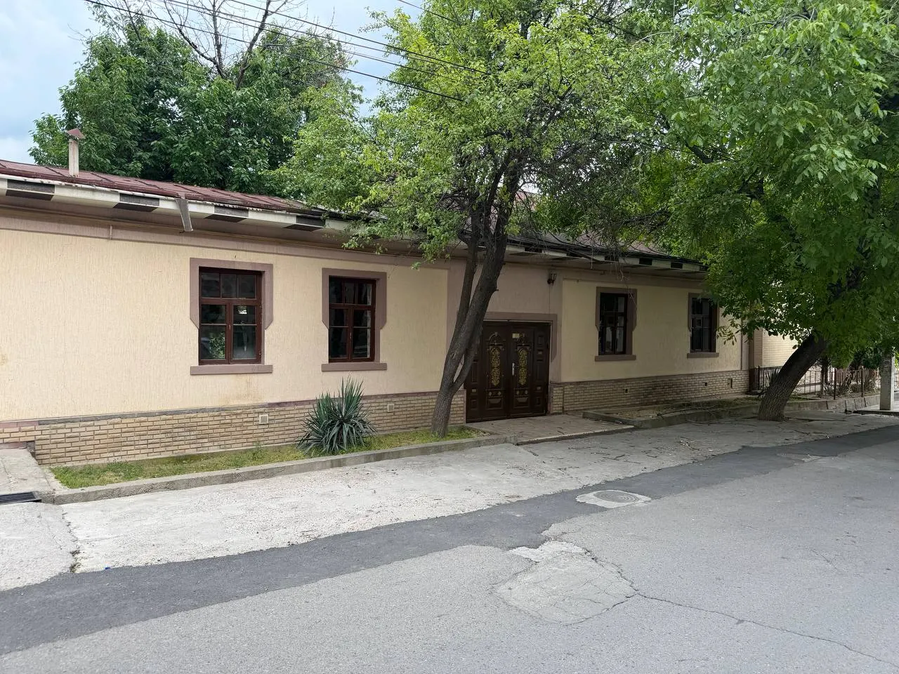 Sotiladi hovli uy, 8.3 sotix — Yunusobod tumani