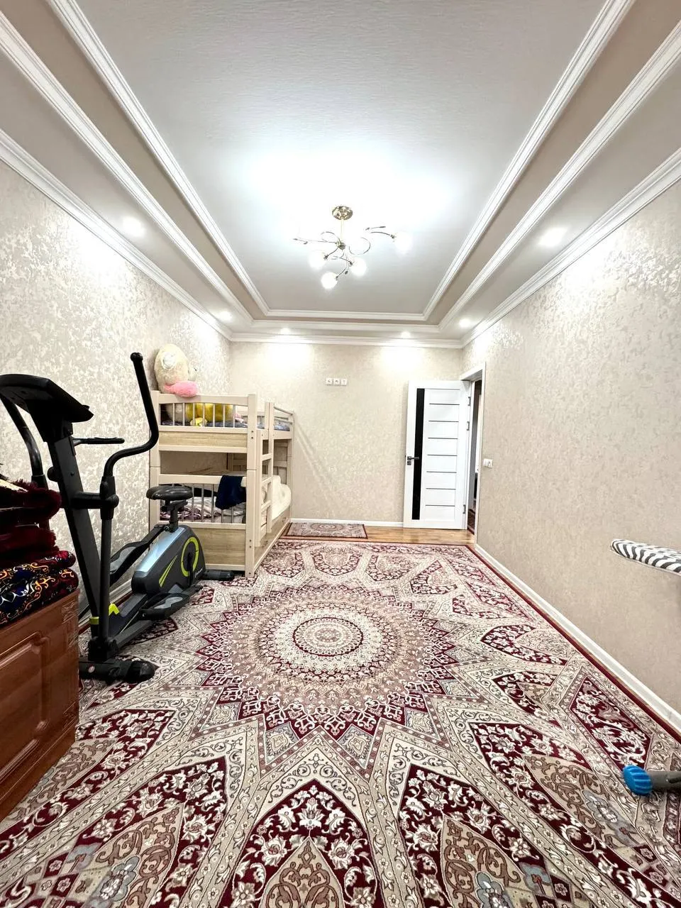 Sotiladi 2 xonali kvartira, 57 m², 1/5 qavat — Olmazor tumani
