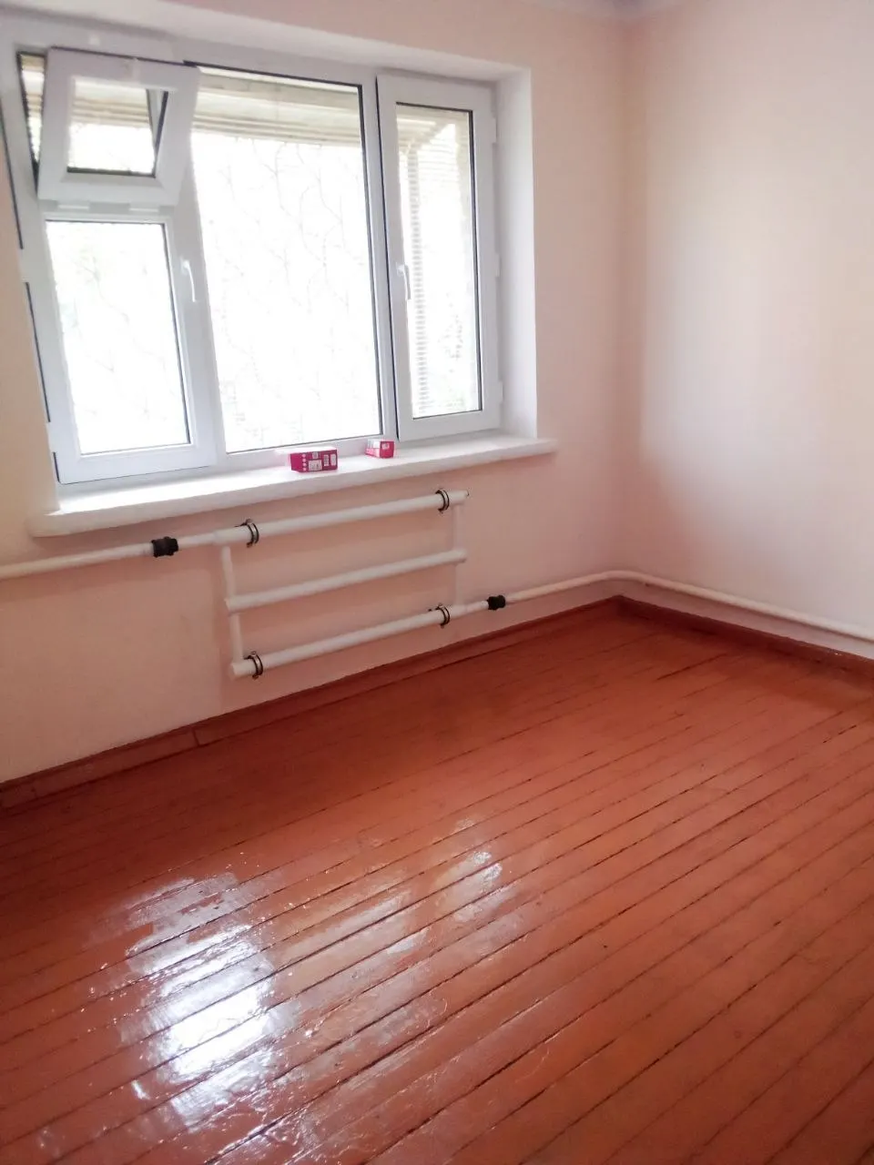 Сотилади 2 хонали квартира, 44 м², 2/2 қават — Янгийўл шаҳри